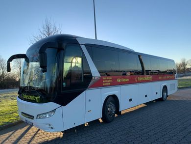 Fahrschultreff für alle Klassen an drei Standorten LKW MAN-TGX